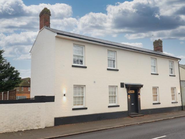 Aylesbury Road, Wing, Leighton Buzzard, Buckinghamshire LU7, 4 bed detached house to rent, £2,500 pcm | PrimeLocation