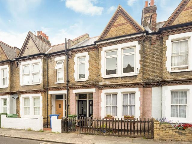 Aylesbury Road, Elephant & Castle SE17, 2 bed flat to rent, £2,150 pcm | PrimeLocation