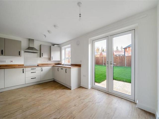 Aylesford ME20 3 bed semi detached house to rent £1,975 pcm £456 pw
