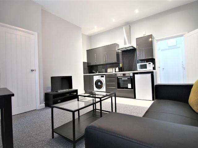 Aylestone Road, Leicester LE2, 1 bed flat to rent, £950 pcm | PrimeLocation