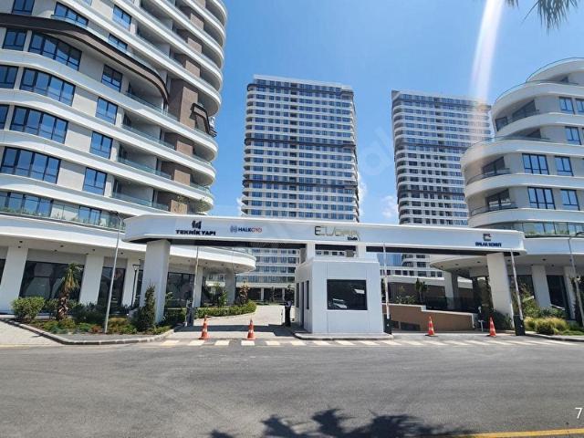 AYLİN BERENT'TEN EVORA İZMİR'DE DENİZ MANZARALI SATILIK DAİRE