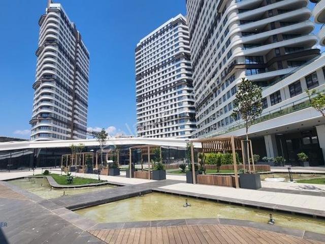 Aylin Berent'ten Evora İzmir'de Peyzaj Manzaralı Kiralık Daire