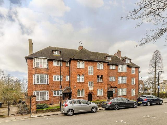Aylmer Road, Highgate, London, N2 2 bed flat to rent £2,250 pcm £519 pw