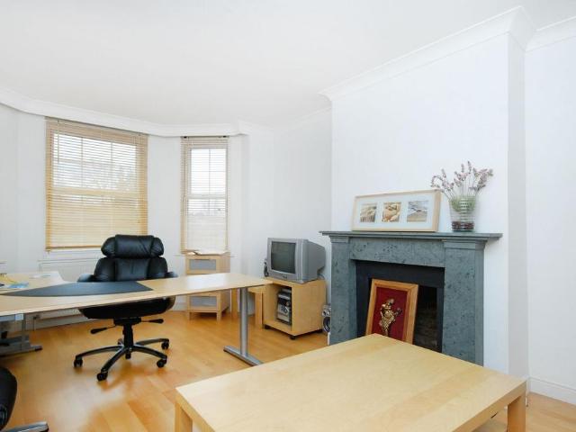 Aylmer Road, Highgate, London, N2 2 bed flat to rent £2,250 pcm £519 pw