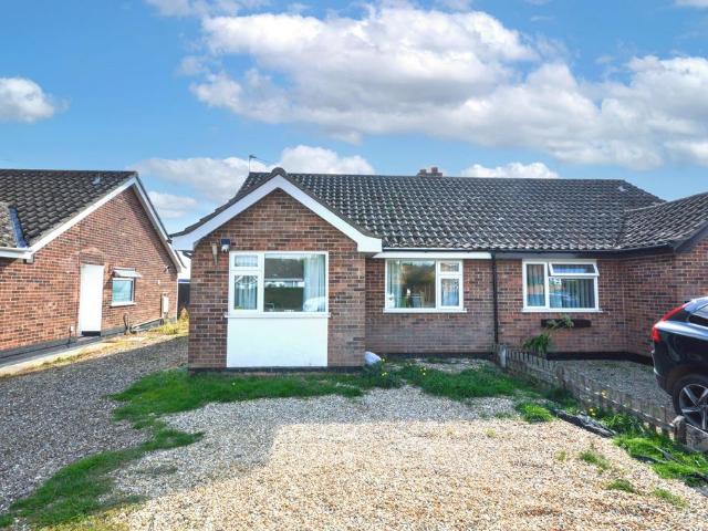 Aylsham 2 bed semi detached bungalow to rent £1,000 pcm £231 pw