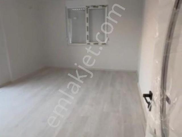 Ayrı Mutfak Ebeveyn Banyolu Cam Balkonlu 2+1 Daire