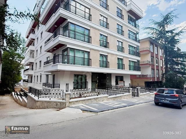 Ayrancı da 3+1Sıfır Dair Geniş Peyzaj Manzaralı kapalı Otoparklı