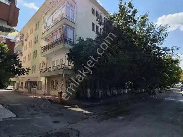 Ayrancı'da Meclis Yakını Ara Kat Güneybatı Ön Cephe 2+1