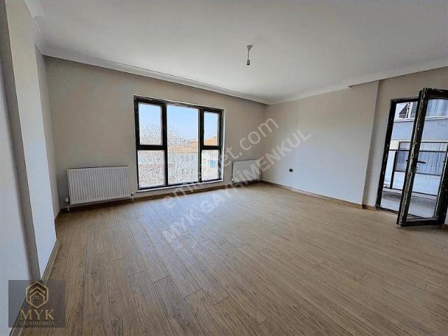 Ayrancı Hoşdere Cad Üzeri 1.kat Sıfır Bina 3+1 Kiralık Daire