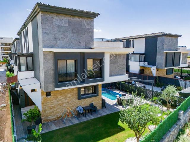 Ayrancılar Demır Suıtste Köşe Bahçeli, Müstakil Havuzlu Villa