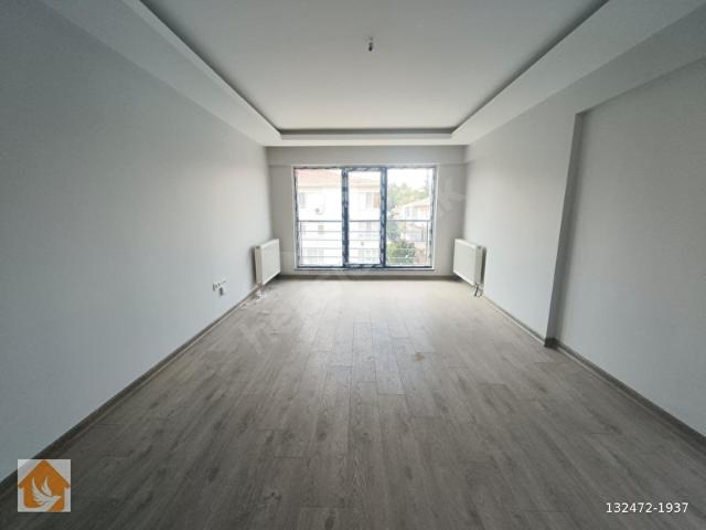 AYRANCI TOMURCUK SOKAKTA EBEVEYN BANYOLU 2+1 SIFIR KIRALIK DAİRE