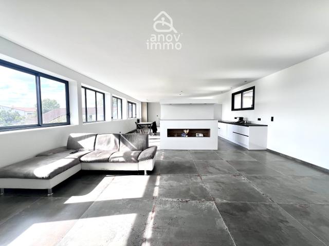 Ayron 86190 ensemble immobilier loft en partie rénové dépendances, potentiel locatif idéal bricoleur