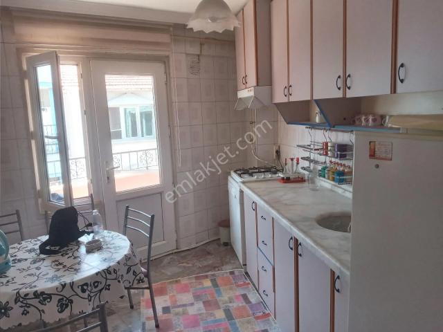 Aysu Konut Emlaktan Kiralık Full Eşyalı 3+1 Dogalgazlı Çarşı Merkezde 3. Kat