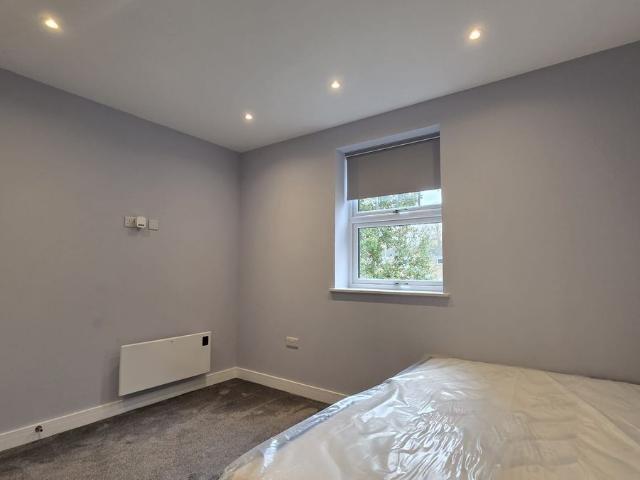 Aysgarth, Aysgarth, Bracknell RG12, 1 bed flat to rent, £1,300 pcm | PrimeLocation