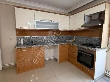 Ayvacık Merkez'de Doğalgazlı Ara Kat Satılık 2+1 Daire