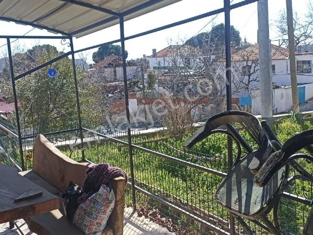 Ayvacık Küçükkuyu Satılık Bahçeli Köy Evi