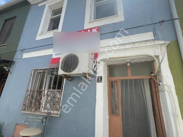 Ayvada'dan Ayvalık Merkez'de Avlulu Ve Teraslı 2 Katlı 2+1 Taş Run Evi