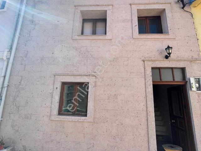 Ayvada'dan Ayvalık Merkez'de Deniz Manzaralı 2 Katlı 2+1 Taş Ru Evi