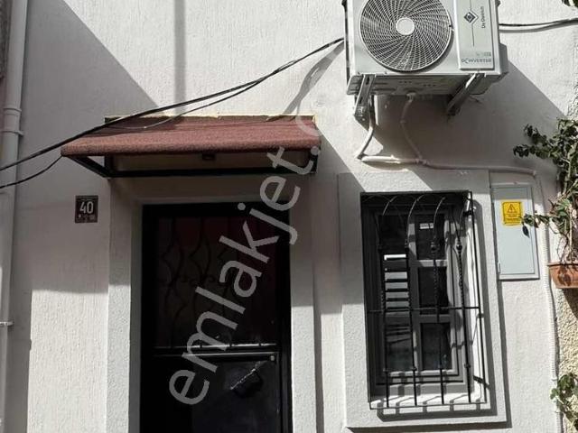 Ayvalık Macaronun Kalbinde Satılık Müstakil Ev