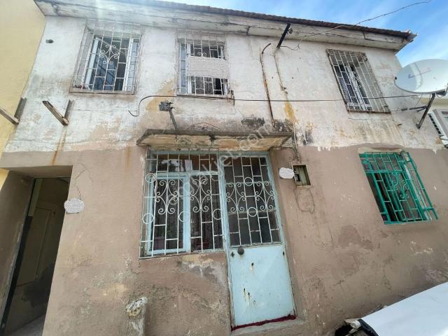 Ayvalık Merkez'de Avlulu Ve Teraslı 2 Katlı 3+1 Müstakil Kağir Rum Evi