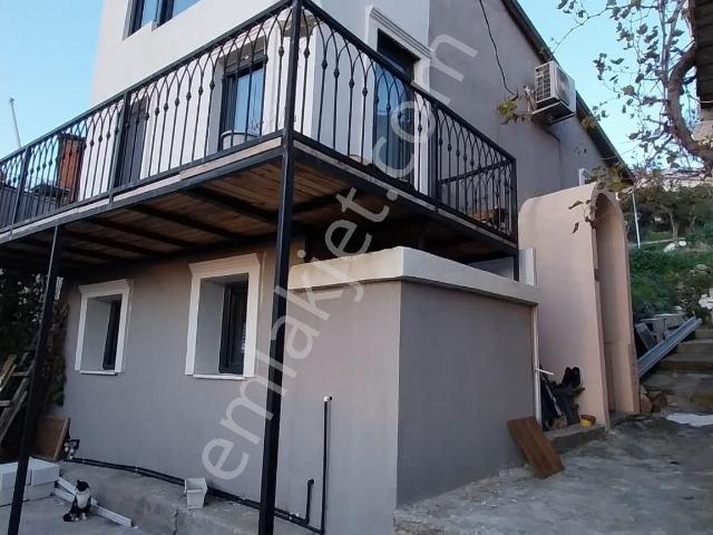 Ayvalık Merkez'de Deniz Manzaralı 2+1 Loft Tarzı Asma Katlı Rum Evi