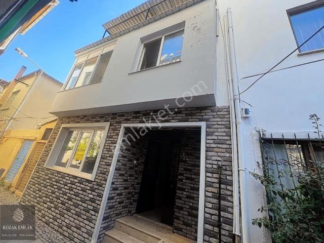 Ayvalık Merkezde Kiralık 6oda 1 Salon Komple Bina