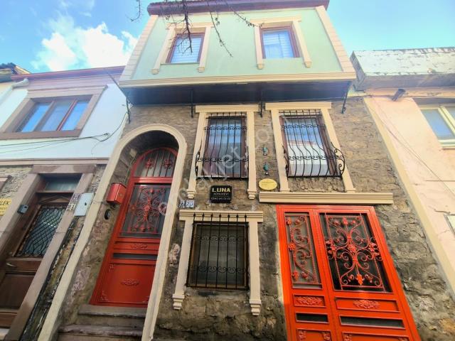 Ayvalık Merkezde Satılık Müstakil Rum Evi