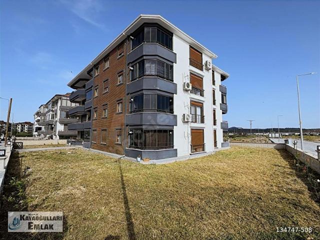 Ayvalık Özkayaoğulları emlak' 150 evler'mh satılık 3 + 1 daire