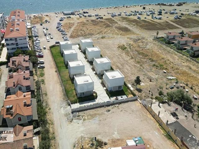 Ayvalık Özkayaoğulları sarımsaklı denize sıfır satılık 3+1villa