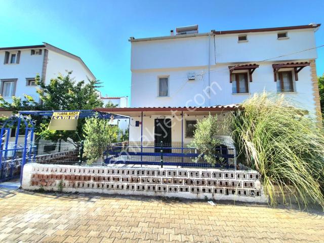 Ayvalık Altınova Akademililer Sit. Otoparklı Tripleks 3+1 150m2
