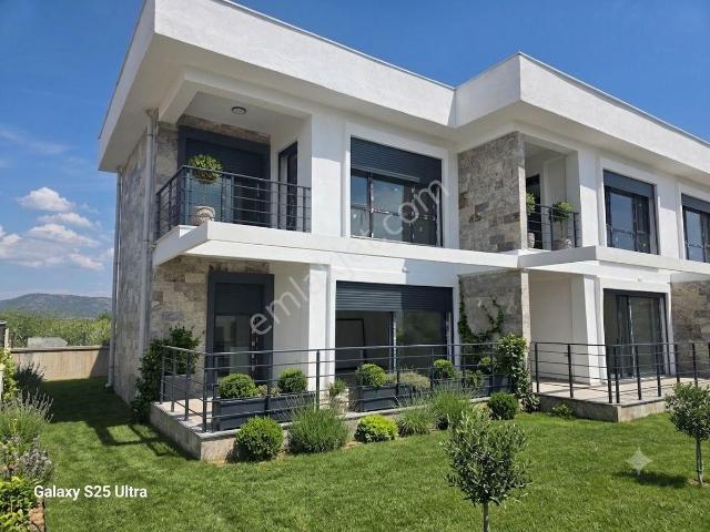 Ayvalık Altınova Da 2+1 Satılık Villa