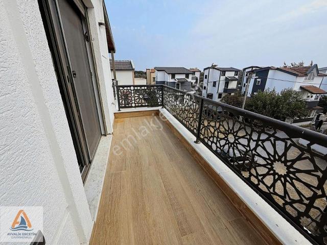 Ayvalık Altınova İskele Denize 350mtre Sıfır Müstakil Villa