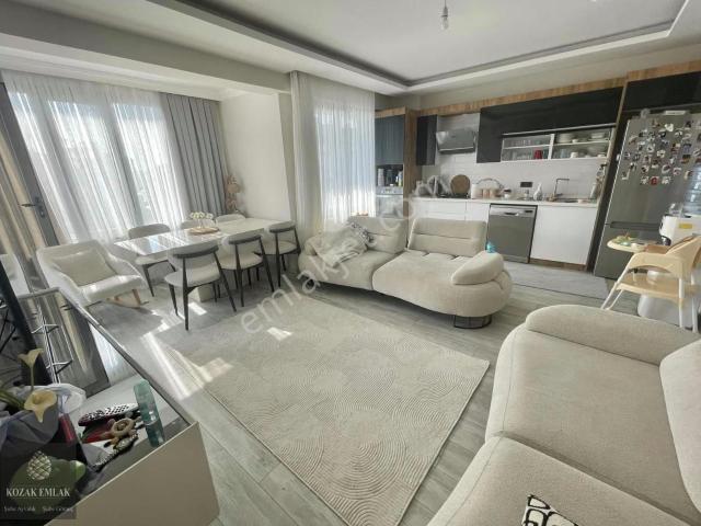 Ayvalık Altınovada Havuzlu Sitede Kiralık Eşyasız Daire