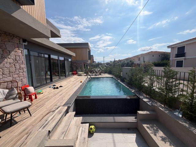 Ayvalık Çamlık Ta Satılık Muhtesem Villa.mustakil