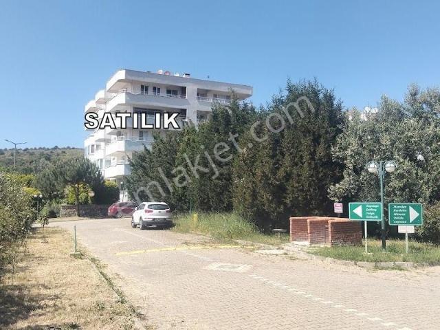 Ayvalık Badavut Deniz Manzaralı Havuzlu 2+1 Satılık Temiz Daire