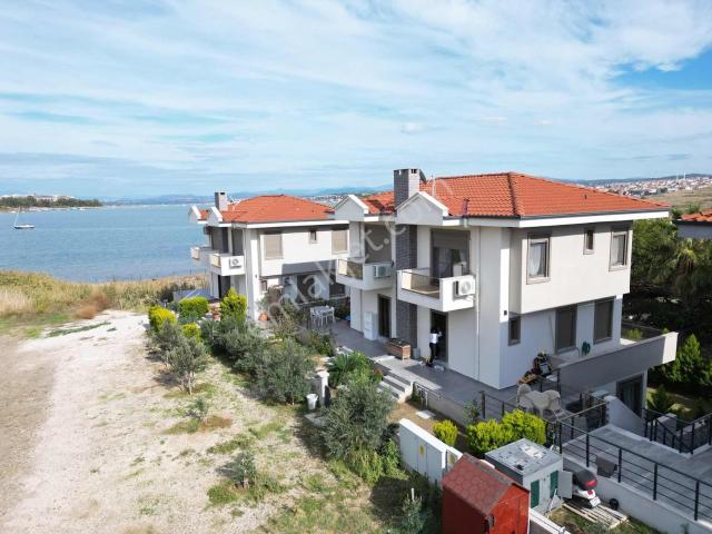 Ayvalık Cunda Adasın'da Deniz Manzaralı Satılık Villa