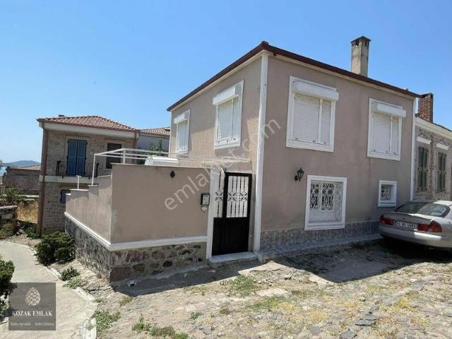 Ayvalık Cunda Adasında Satılık Bahçeli Villa