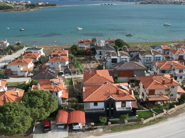 Ayvalık Cunda Da Satılık Harika Dubleks Bodrumlu Villa