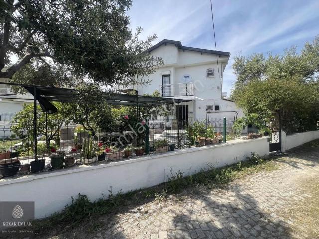Ayvalık Cunda Yeniyolda Bahçeli Denizmanzaralı Satılık 3+1 Villa