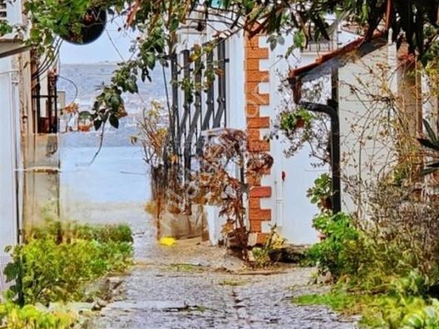 Ayvalık Da Yenilenmiş Harika Rum Evi
