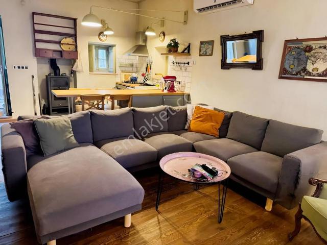 Ayvalık Hayrettinpaşada, Restore Edilmiş 2+1 Bahçeli Rum Evi