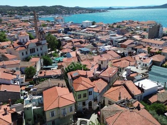 Ayvalık İsmet Paşa Mahallesi'nde 7+1 Satılık Tarihi Rum Evi