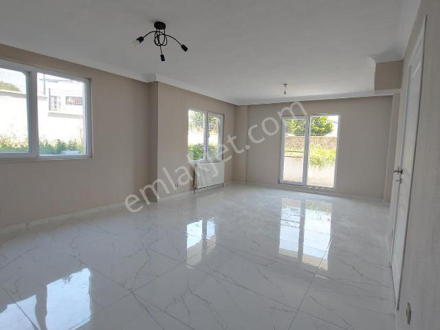 Ayvalık Küçükköy Gümrük Mahallesinde 2+1 Kiralık Yeni Daire