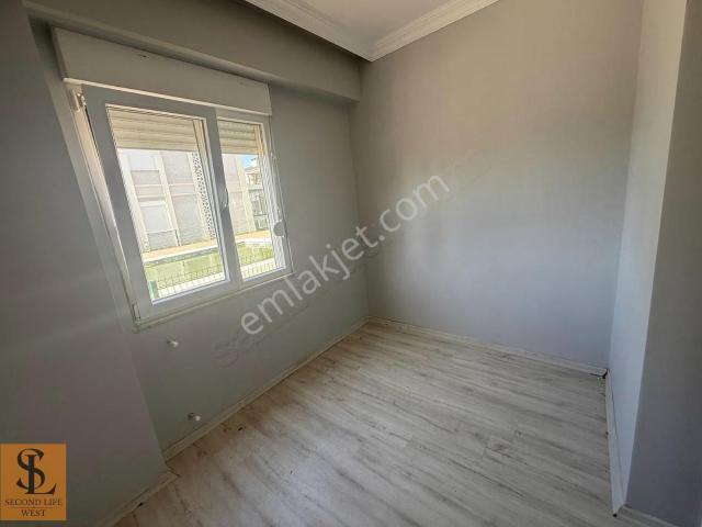 Ayvalık Küçükköyde Havuzlu Butik Sitede Bahçe Katı 2+1 Daire
