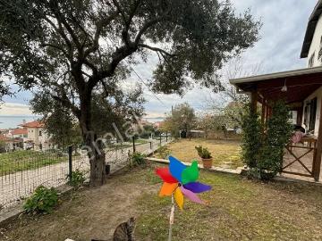 Ayvalık Sahılkent'te Denız Manzaralı Eşyalı Kıralık 3+1 Vılla