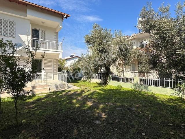 Ayvalık Sahilkent Site İçerisinde Denize Sıfır Bahçeli Villa