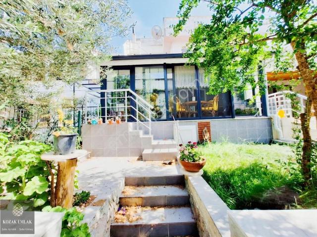 Ayvalık Sahilkent'te Site İçinde Eşyalı Kiralık Villa