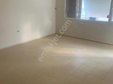 Ayvalık Sarımsaklı'da Masrafsız Nezih Konumda 2+1 Kiralık Daire