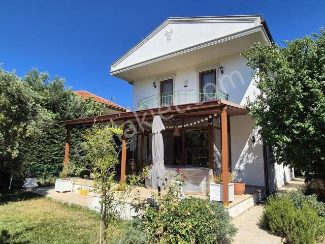 Ayvalık Sefa Çamlık'ta Müstakil Villa