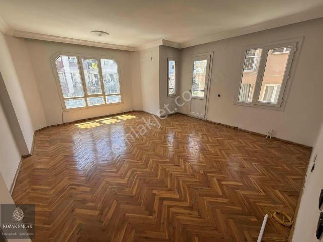 Ayvalık 150evlerde Kiralık Cadde Üstünde Daire